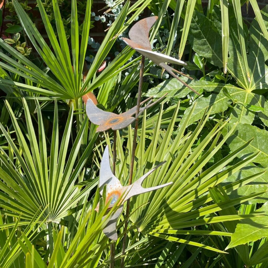 Decorative Steel Garden Stake Ornament – Swallow Trio 5065022557944
